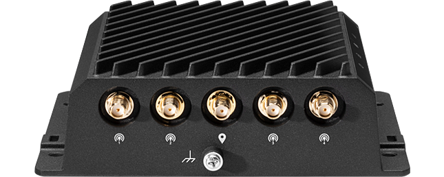 Ericsson Cradlepoint R980 Small, versatile 5G router for advanced vehicle and IoT connectivity